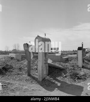 Boîtes aux lettres et portes d'irrigation. Imperial Valley, Californie. Banque D'Images