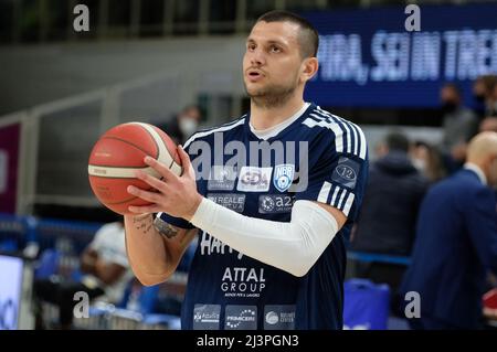 BLM Group Arena, Trento, Italie, 09 avril 2022, Alessandro Gentile - Happy Casa Brindisi pendant Dolomiti Energia Trentino vs Happy Casa Brindisi - Championnat italien de basket-ball De série Banque D'Images