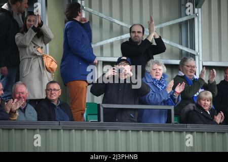 NAILSWORTH, ROYAUME-UNI. AVRIL 9th les fans de Hartlepool United photographiés avant le match de la Sky Bet League 2 entre Forest Green Rovers et Hartlepool United au New Lawn, Nailsworth, le samedi 9th avril 2022. (Crédit : Kieran Riley | INFORMATIONS MI) crédit : INFORMATIONS MI et sport /Actualités Alay Live Banque D'Images