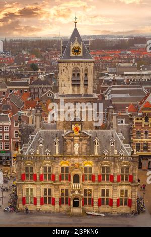 Delft, pays-Bas - 6 avril 2016 : hôtel de ville et place du marché Markt Banque D'Images