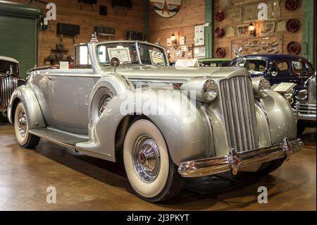 FORT LAUDERDALE, FLORIDE, États-Unis - 30 AOÛT : le fort Lauderdale Antique car Museum expose une collection d'automobiles Packard le 30 août 2014 à fort Banque D'Images