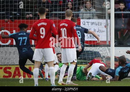 UTRECHT - Zian Flemming de Fortuna Sittard marque le 1-1 lors du match néerlandais Eredivisie entre le FC Utrecht et Fortuna Sittard au Stadion Galgenwaard le 9 avril 2022 à Utrecht, pays-Bas. ANP BART STOUTJEDIJK Banque D'Images