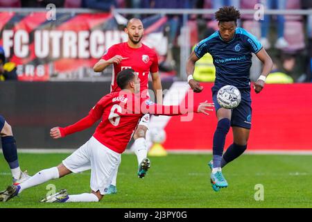 UTRECHT, PAYS-BAS - AVRIL 9 : Adam Maher du FC Utrecht et Tijjani Noslin de Fortuna Sittard, lors du match hollandais entre le FC Utrecht et le Fortuna Sittard au Stadion Galgenwaard, le 9 avril 2022 à Utrecht, pays-Bas (photo de Joris Verwijst/Orange Pictures) Banque D'Images
