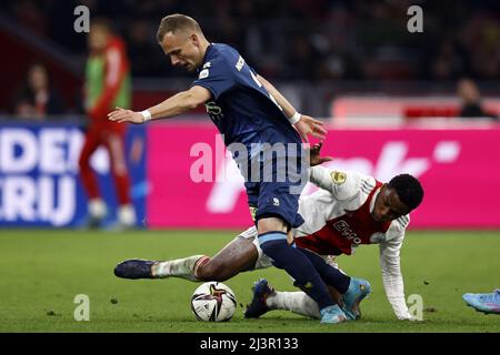 AMSTERDAM - (lr) Lennart Ty of Sparta Rotterdam, Jurrien Timber of Ajax lors du match hollandais entre Ajax et Sparta Rotterdam à la Johan Cruijff Arena le 9 avril 2022 à Amsterdam, pays-Bas. ANP MAURICE VAN STEEN Banque D'Images