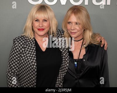 8 avril 2022, Hollywood, Californie, Etats-Unis: Patricia Arquette et Rosanna Arquette assister à la première de Apple TV plus ''Severance' (image de crédit: © Billy Bennight/ZUMA Press Wire) Banque D'Images