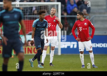 UTRECHT - (lr) Tijjani Noslin de Fortuna Sittard, Mike van der Hoorn du FC Utrecht, Adam Maher du FC Utrecht lors du match hollandais entre le FC Utrecht et Fortuna Sittard au Stadion Galgenwaard le 9 avril 2022 à Utrecht, pays-Bas. ANP BART STOUTJEDIJK Banque D'Images