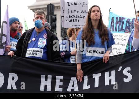 Londres, Royaume-Uni, 9th avril 2022. La rébellion de l'extinction s'est réunie le premier jour de la campagne semestrielle du mouvement pour l'environnement afin de faire pression sur le gouvernement pour qu'il cesse les investissements dans les combustibles fossiles. Des manifestations sont prévues jusqu'au 17th avril et pour plusieurs week-ends au-delà de cette date. Crédit : onzième heure Photographie/Alamy Live News Banque D'Images