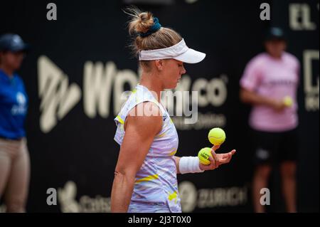 Laura Pigossi du Brésil pendant le match de demi-finale contre la Colombie Camila Osorio à la Copa Colsanitas du tournoi WTA à Bogota, Colombie, 9 avril 2022. Tatjana Maria d'Allemagne jouera contre le brésilien Laura Pigossi dans la finale. Photo de: CHEPA Beltran/long Visual Press Banque D'Images