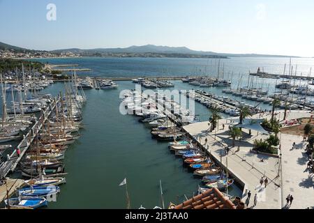 Vue depuis le sommet de la tour médiévale de Sanary Banque D'Images