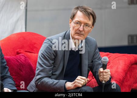 Mülheim an der Ruhr, Allemagne, 9 avril 2022. Campagne électorale du SPD pour l'élection de l'Etat NRW 2022. Karl Lauterbach, secrétaire à la Santé, participe au festival de la santé du SPD à l'Alte Dreherei Banque D'Images