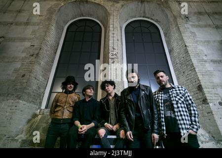 Le groupe italien de pop rock Zen Circus se présente à Turin Banque D'Images