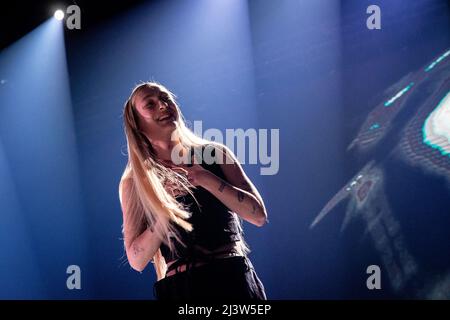 2022-04-09 22:30:35 AMSTERDAM - chanteur et rappeur S10 (Stien den Hollander) se interprétera avec la chanson 'de Diepte' pendant Eurovision en concert dans AFAS Live. Le chanteur représente les pays-Bas dans le Concours Eurovision de la chanson avec la chanson de Diepte. ANP PAUL BERGEN pays-bas - belgique Banque D'Images