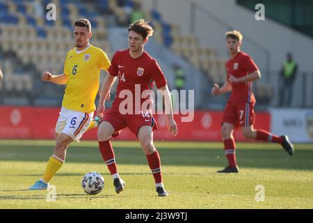 Magnus Knudsen #14 et Ovidiu Perianu #6 dans jeu amical Roumanie U20 vs Norvège U 20 , Ilie Oana Stadium , 24.03.2022,Cristi Stavri Banque D'Images