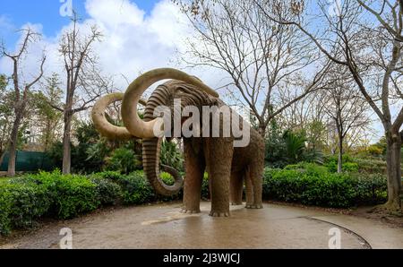 Sculpture de mammouth au Parc de la Ciutadella à Barcelone, Espagne Banque D'Images
