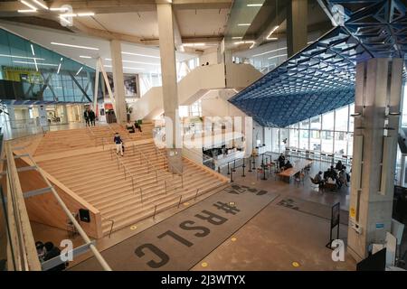 Le Sheldon & Tracy Levy Student Learning Centre (SLC) est une structure emblématique au cœur de Toronto et une porte symbolique de l'Université Ryerson Banque D'Images