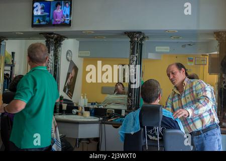 Naples, Italie 28/05/2013: barber, Rione Sanità. ©Andrea Sabbadini Banque D'Images