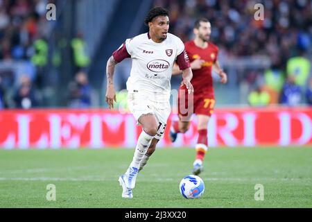 Rome, Italie. 10th avril 2022. Ederson de l'US Salernitana 1919 pendant la série Un match entre Roma et l'US Salernitana 1919 au Stadio Olimpico, Rome, Italie, le 10 avril 2022. Credit: Giuseppe Maffia/Alay Live News Banque D'Images
