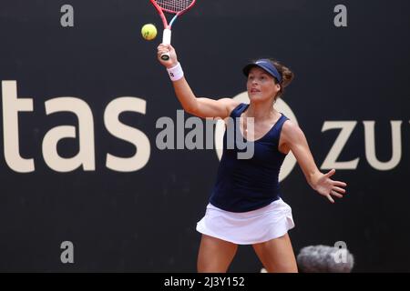 Bogota, Colombie. 6th avril 2022. Tatjana Maria d'Allemagne remporte son deuxième titre après avoir battu Laura Pigossi du Brésil au tournoi Copa Colsanitas WTA à Bogota. (Credit image: © Daniel Garzon Herazo/ZUMA Press Wire) Banque D'Images