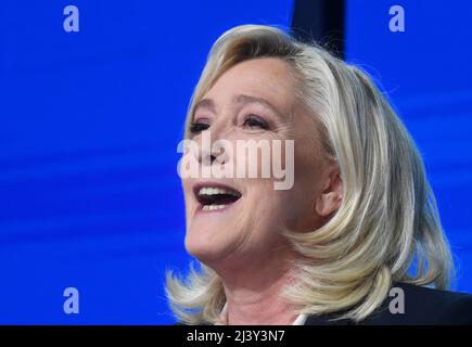 France, PARIS, 2022-04-10. Marine le PEN lors de la procession électorale du premier tour de l'élection présidentielle, elle se qualifie pour le second tour crédit: françois pauletto/Alay Live News Banque D'Images