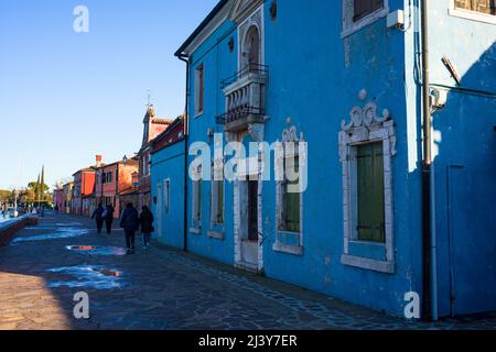 Burano, Italie - janvier 06 : vue sur l'ancienne maison de blues de l'île de Burano le 06 janvier 2022 Banque D'Images