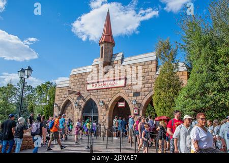 ORLANDO, États-Unis - 07 2022 MARS : station Hogsmeade à Islands of Adventure Banque D'Images