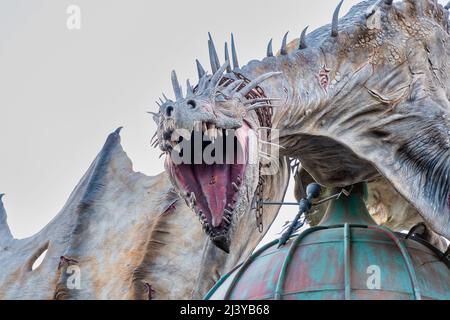 ORLANDO, USA - MARS 07 2022: Le dragon à la Gringott Bank à Universal Studios Banque D'Images