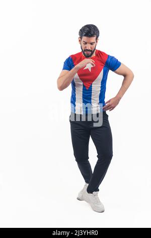 Passionné attrayant Latino américain homme danse avec enthousiasme plein plan studio tourné isolé danse concept . Photo de haute qualité Banque D'Images