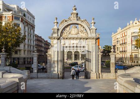 Entrée au parc Retiro, jardins publics de Madrid, capitale de l'Espagne Banque D'Images