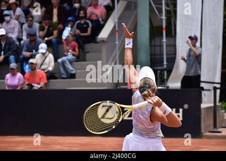 Bogota, Colombie. 10th avril 2022. Bogota, Colombie. 10th avril 2022. Laura Pigossi du Brésil lors du match final contre German Tatjana Maria au Copa Colsanitas du tournoi WTA à Bogota, Colombie, 10 avril 2022. Tatjana a remporté le tournoi WTA Colsanitas. Photo par: Cristian Bayona/long Visual Press crédit: Long Visual Press/Alay Live News crédit: Long Visual Press/Alay Live News Banque D'Images