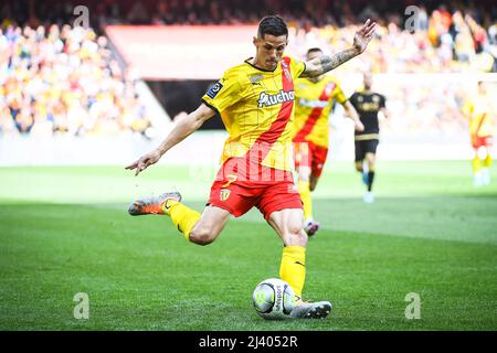 Florian SOTOCA de Lens lors du championnat français Ligue 1 match de football entre RC Lens et OGC Nice le 10 avril 2022 au stade Bolaert-Delelis de Lens, France - photo: Matthieu Mirville/DPPI/LiveMedia Banque D'Images