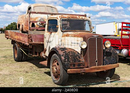 Trucks Australia / Old Rusty Commer Truck dans la ville minière d'or de Clunes dans les années 1850 dans Victoria Australie. Banque D'Images