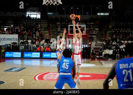 Varese, Italie. 10th avril 2022. Vene Shoot pendant Openjobmestis Varèse vs Nutribullet Trévise Panier, basket-ball italien Un championnat de série à Varèse, Italie, avril 10 2022 crédit: Independent photo Agency/Alamy Live News Banque D'Images