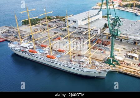 Le Golden Horizon, le plus grand navire de croisière à voile au monde (Tradewind Voyages) - construit sous le nom de Flying Clipper (Star Clippers) dans le chantier naval de Brodosplit, en Croatie Banque D'Images