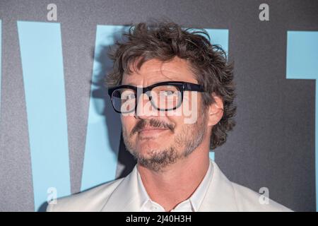 NEW YORK, NEW YORK - 10 AVRIL : Pedro Pascal participe à la sélection de New York « The Unsupportables Weight of massive Talent » à Regal Essex Crossing le 10 avril 2022 à New York. Banque D'Images