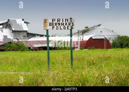 Surinam, silo d'un moulin à riz dans le quartier de Nickerie. Banque D'Images