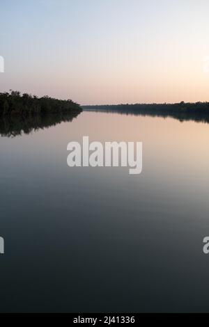 Bangladesh, Sundarban, 2021-10-29. Rapport à bord du bateau de Rubayath et d'Elizabeth sur les Sundarbans, une région constituée d'innombrables armes et canaux de Banque D'Images