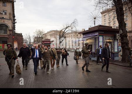 KIEV, UKRAINE - 09 avril 2022 - le Premier ministre britannique Boris Johnson rencontre le président ukrainien Volodymyr Zelensky lors d'une visite surprise à la guerre Banque D'Images