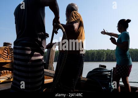 Bangladesh, Sundarban, 2021-10-30. Rapport à bord du bateau de Rubayath et d'Elizabeth sur les Sundarbans, une région constituée d'innombrables armes et canaux de Banque D'Images