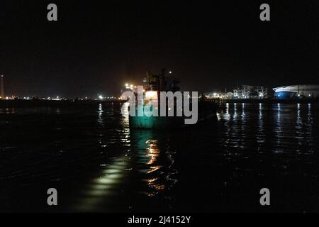 Bangladesh, Sundarban, 2021-10-30. Rapport à bord du bateau de Rubayath et d'Elizabeth sur les Sundarbans, une région constituée d'innombrables armes et canaux de Banque D'Images