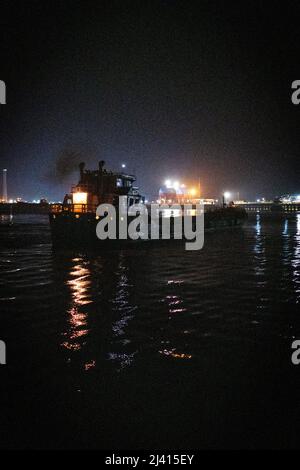 Bangladesh, Sundarban, 2021-10-30. Rapport à bord du bateau de Rubayath et d'Elizabeth sur les Sundarbans, une région constituée d'innombrables armes et canaux de Banque D'Images