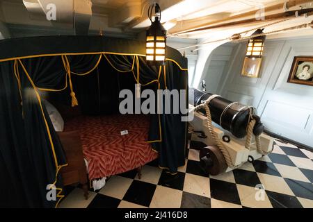 HMS Victory,navire de guerre le plus ancien service,244,ans,service,Lord Nelson,drapeau,navire,bataille,de,Trafalgar,Naval,Royal Navy,Docks,Portsmouth,Hampshire,Angleterre,Royaume-Uni, Banque D'Images