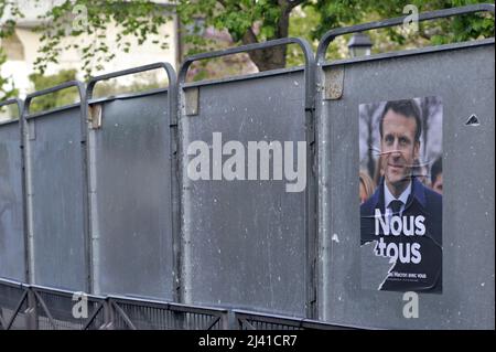 FRANCE. PARIS (75) SUR L'ELECTORALS SIGNE SEULEMENT UNE AFFICHE DU PRÉSIDENT EMMANUEL MACRON CANDIDAT À L'ÉLECTION PRÉSIDENTIELLE DU 2022 AVRIL 'TOUS LES ÉTATS-UNIS Banque D'Images