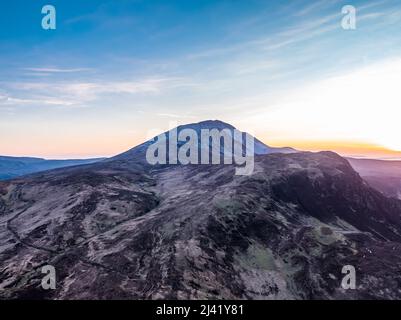 Vue aérienne de l'Errigal dans le comté de Donegal, Irlande. Banque D'Images