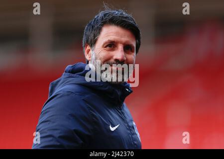 Photo du dossier datée du 22-01-2022 de Danny Cowley, gestionnaire de Portsmouth. Portsmouth n'ont aucun doute de blessure fraîche car ils accueillent les chasers de promotion de Sky Bet League One Rotherham à Fratton Park. Date de publication : lundi 11 avril 2022. Banque D'Images