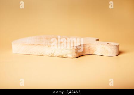 Planche à découper en bois. Concept ustensiles de cuisine. Outil de cuisson des aliments. Photo de haute qualité Banque D'Images