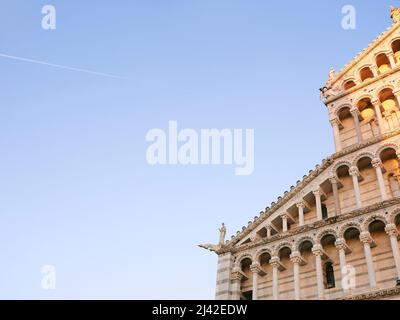 PISE, ITALIE - 15 OCTOBRE 2021 : vue sur la cathédrale de Pise de l'Assomption de la Sainte Vierge Marie - Cathédrale de Pise et Tour penchée de Pise Banque D'Images