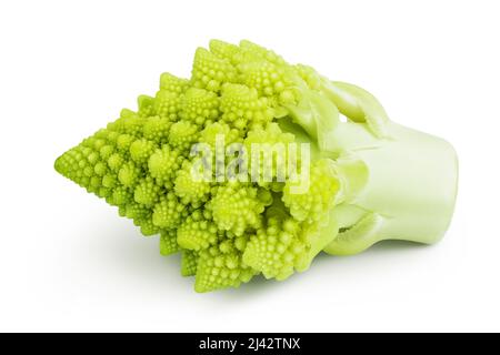 Chou de brocoli romanesco ou chou-fleur romain isolé sur fond blanc avec un chemin d'écrêtage et une pleine profondeur de champ Banque D'Images