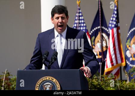 Steve Dettelbach, candidat au poste de directeur du Bureau de l'alcool, du tabac, des armes à feu et des explosifs, s'exprime à l'événement sur les règles des armes à feu fantômes dans le jardin des roses à la Maison Blanche à Washington le 11 avril 2022. Photo de Yuri Gripas/ABACAPRESS.COM Banque D'Images