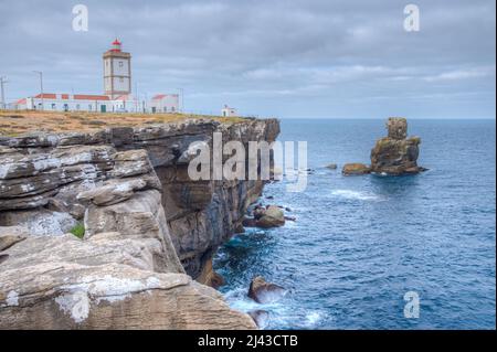 Cap Cabo Carvoeiro près de la ville portugaise Peniche. Banque D'Images