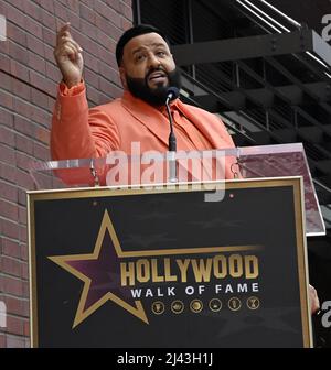 Los Angeles, États-Unis. 11th avril 2022. DJ Khaled fait des commentaires lors d'une cérémonie de dévoilement en l'honneur de la star 19th de la Hollywood Walk of Fame le lundi 11 avril 2022 à Los Angeles. Photo de Jim Ruymen/UPI crédit: UPI/Alay Live News Banque D'Images